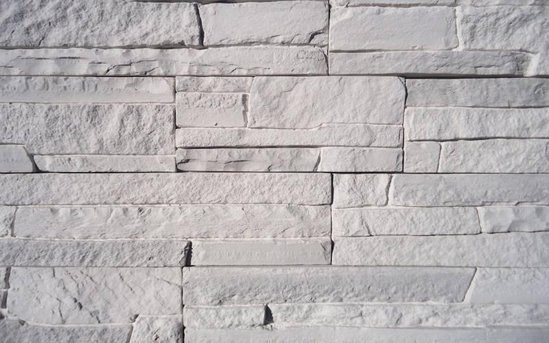 Гипс или бетон: какой материал для искусственного камня лучше